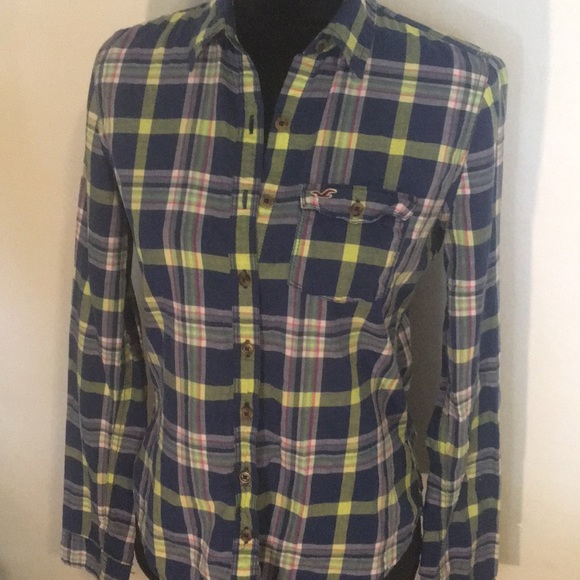 Super cute plaid button down - Picture 3 of 5